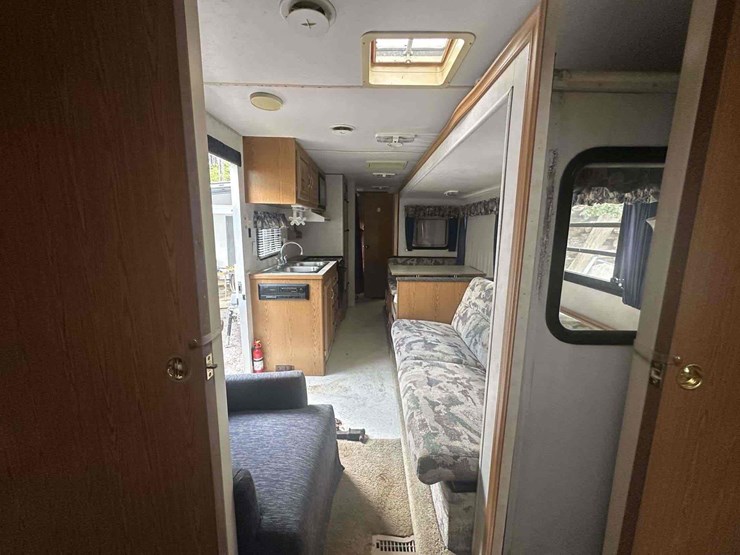sportsmen-camper-trailer-image-12