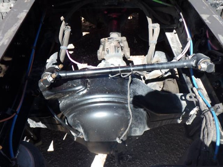 2021-freightliner-cascadia-126-image-9