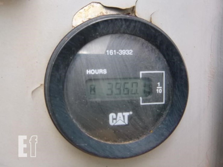 2005-caterpillar-d4g-xl-image-6