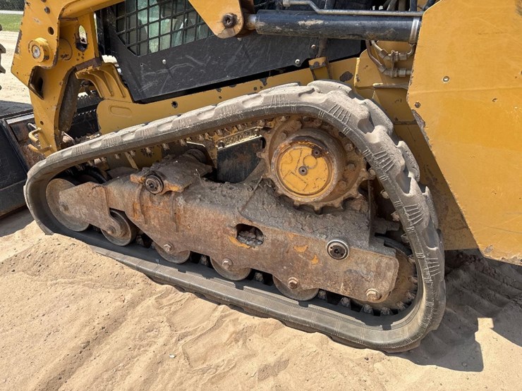 2016-caterpillar-249d-image-9