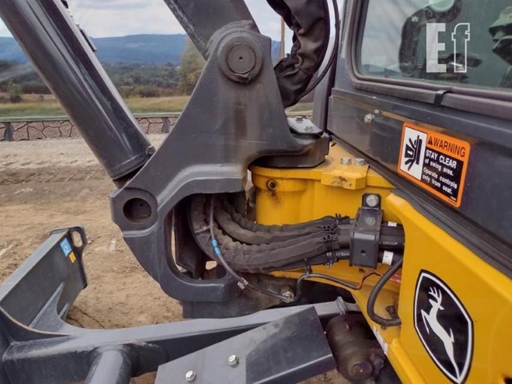 2023-deere-35g-image-24