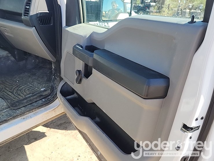 2017-ford-f150-image-23