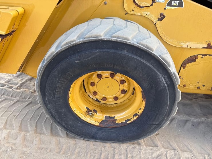 2021-caterpillar-262d3-image-12