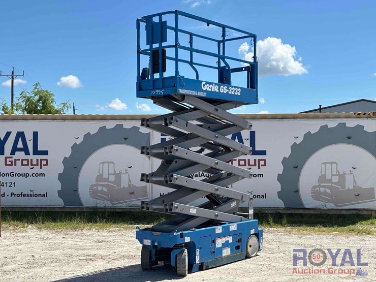 2019-genie-gs-3232-32ft-electric-scissor-lift-image-1