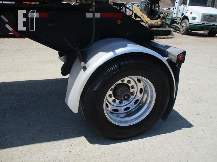 2002-peterbilt-365-image-11