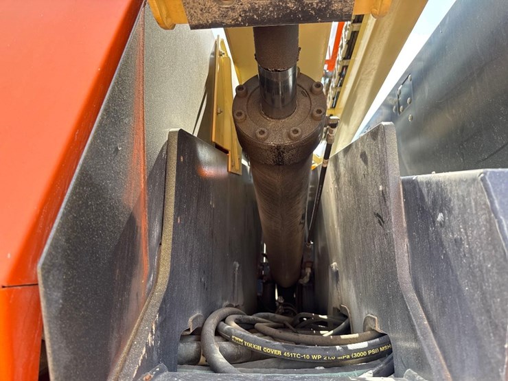 2005-jlg-660sj-image-19