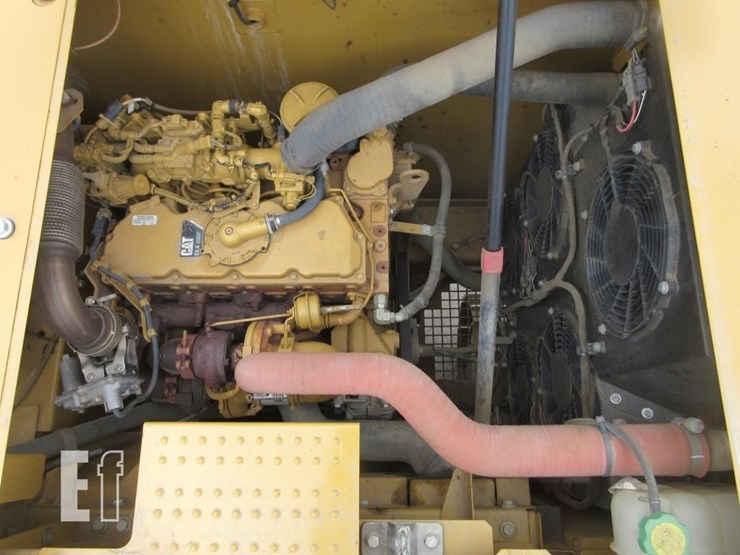 2018-caterpillar-320-image-5
