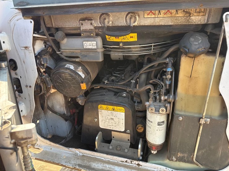 2020-bobcat-t76-image-18