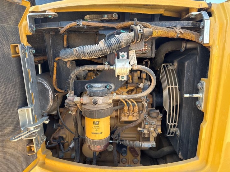 2022-caterpillar-303-image-17