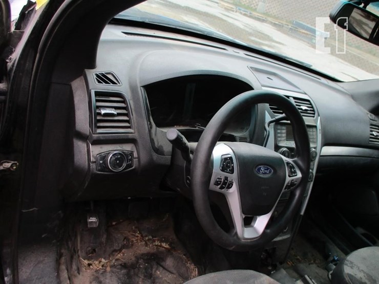 2014-ford-explorer-image-10