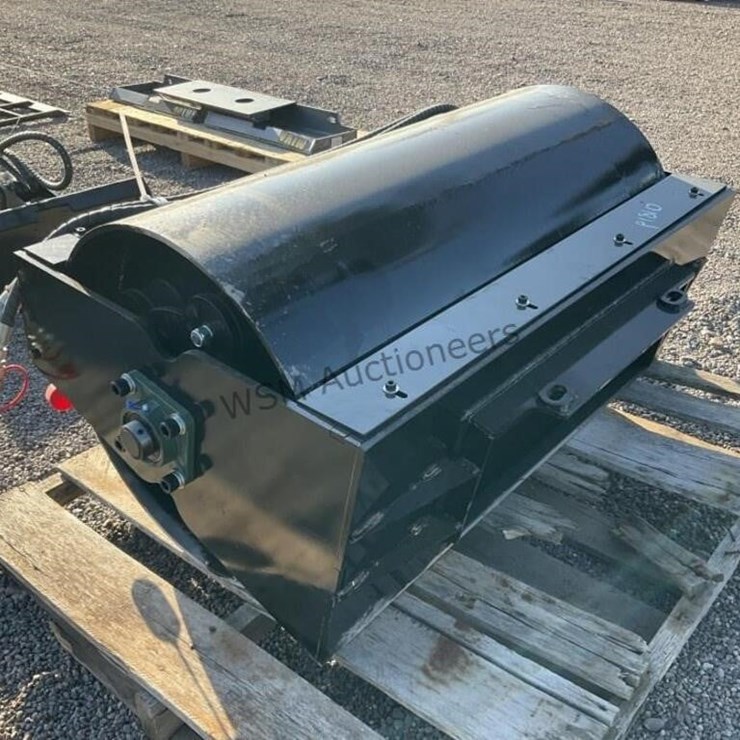2025 GIYI VR39 39IN ROLLER FOR STAND UP SKID STEER