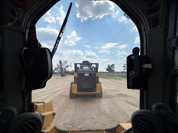 2020-caterpillar-299d3-xe-image-24