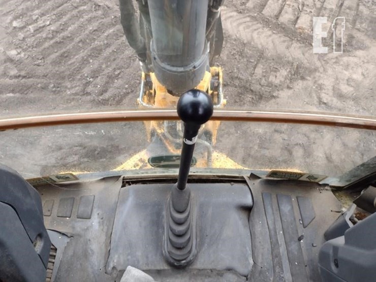 2019-deere-410l-image-13