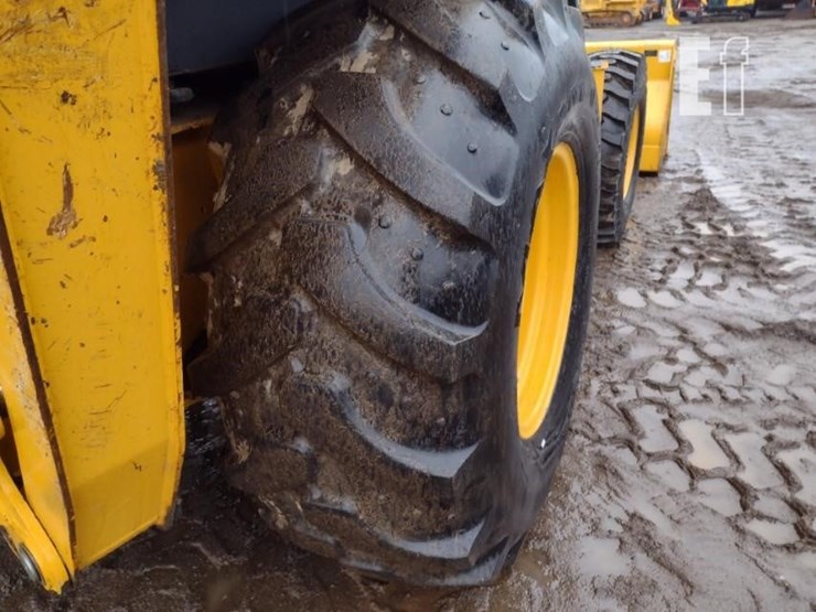 2020-deere-410l-image-25