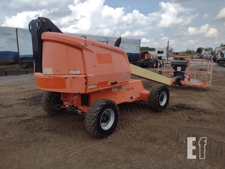 2016-jlg-400s-image-28