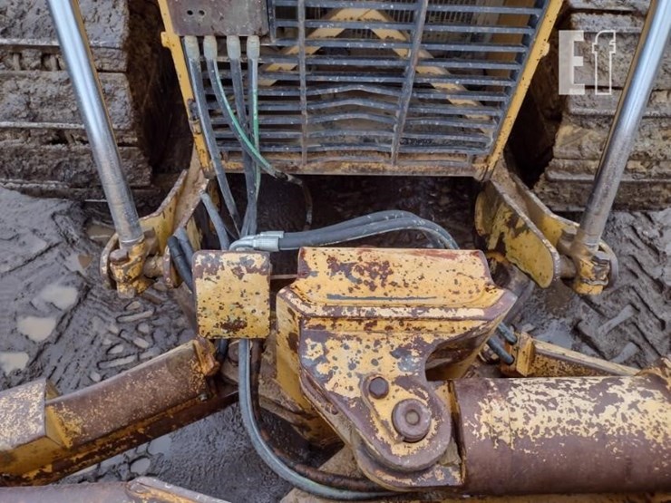 1997-deere-750c-image-14