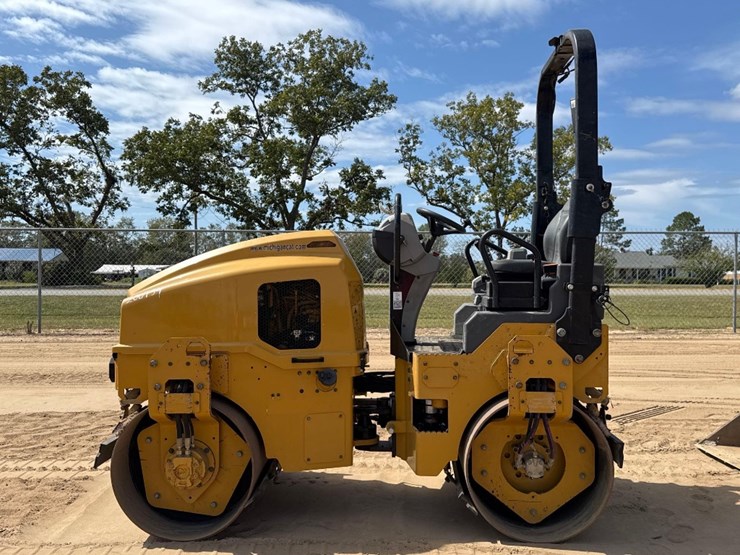 2021-caterpillar-cb2.7-image-1