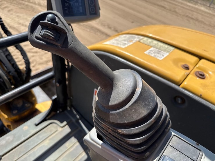 2019-caterpillar-303.5e2-cr-image-32