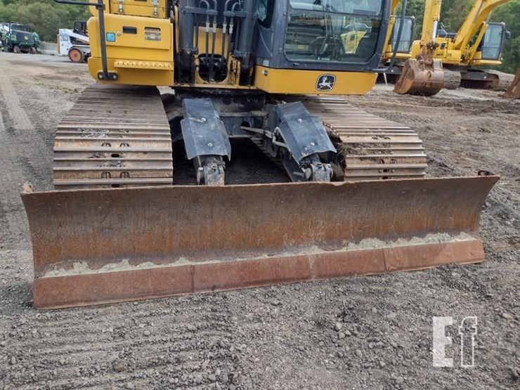 2017-deere-130g-image-19