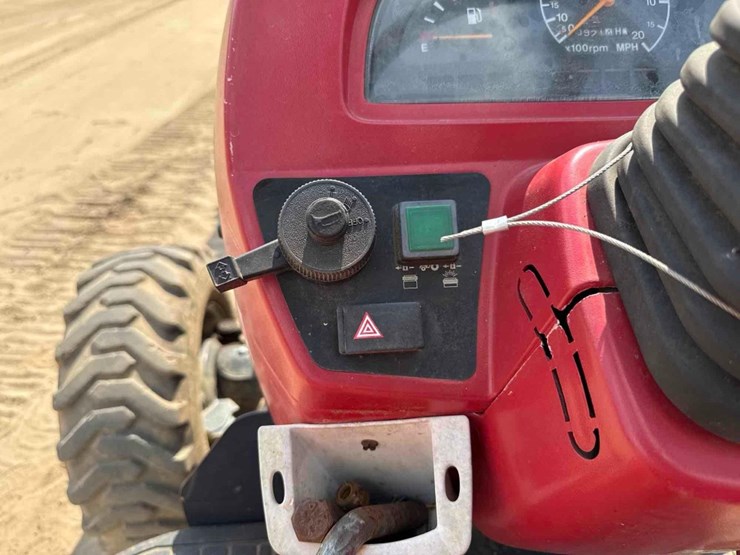 mahindra-2810-image-24