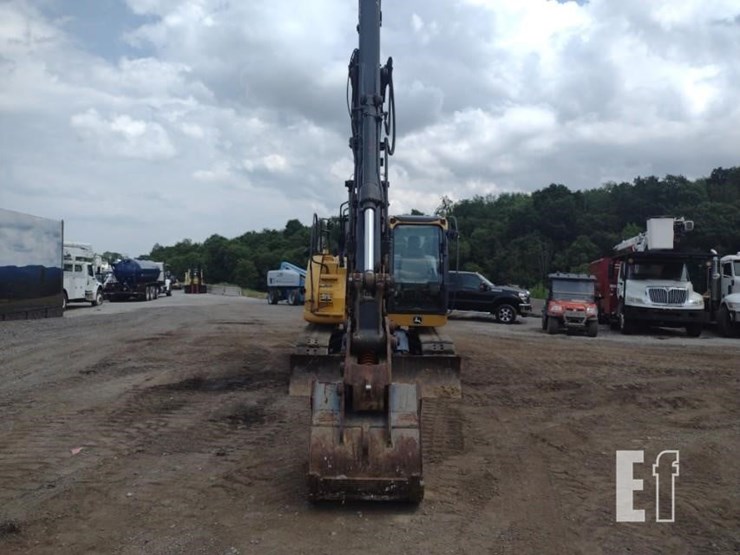 2019-deere-135g-image-2