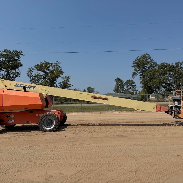 2008 JLG 800S
