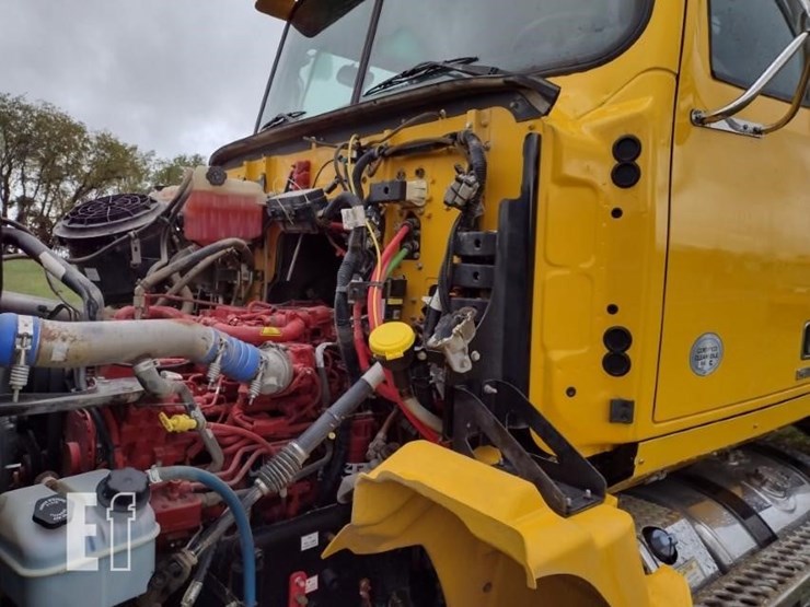 2016-western-star-4700-image-23