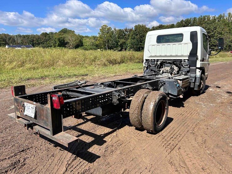 2015-mitsubishi-fe180-cab-and-chassis-image-4