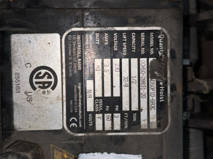 #152-•-1/2-ton-chain-hoist-image-2