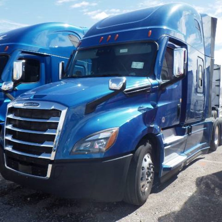 2021 FREIGHTLINER CASCADIA 126
