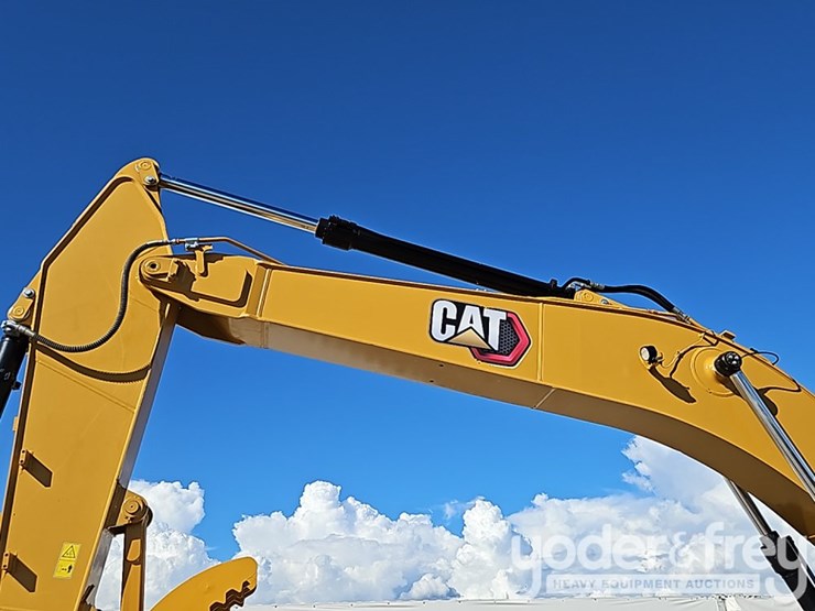 2021-caterpillar-320gc-image-18