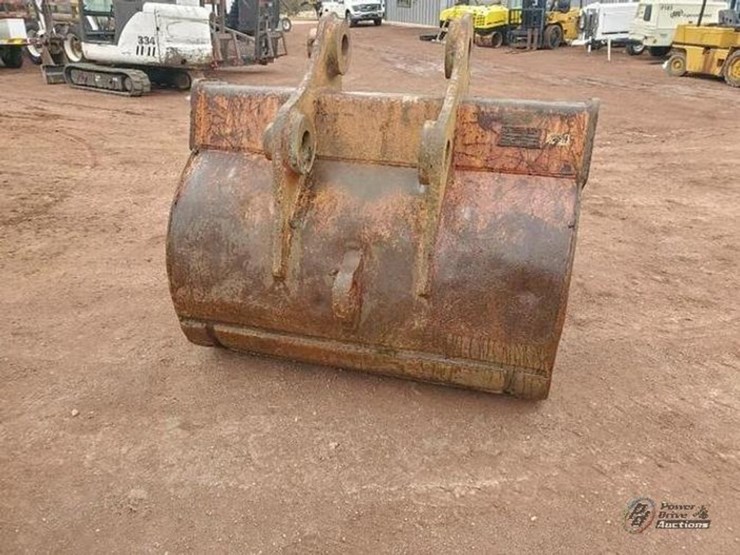60"-excavator-bucket-image-5