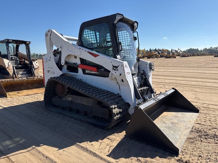 2022-bobcat-t770-image-4