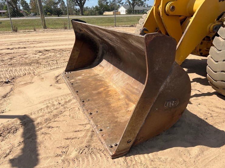 2000-deere-444-image-9