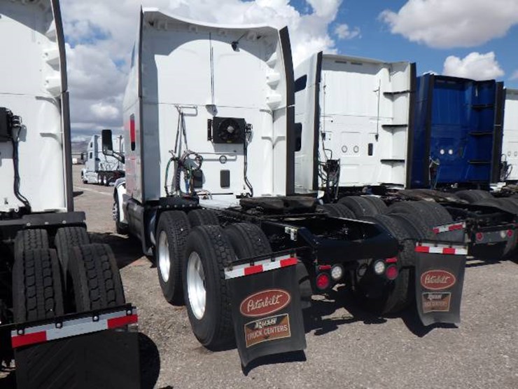 peterbilt-579-image-9