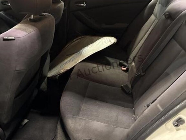2012-nissan-altima-sdn-image-25