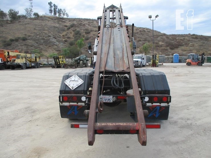 2008-freightliner-business-class-m2-106-image-15