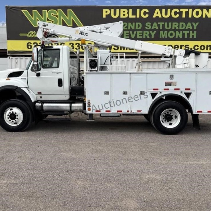 2013 INTERNATIONAL 7400