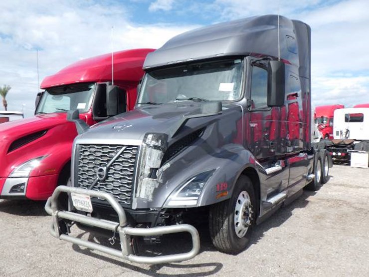 2024-volvo-vnl-760-image-1