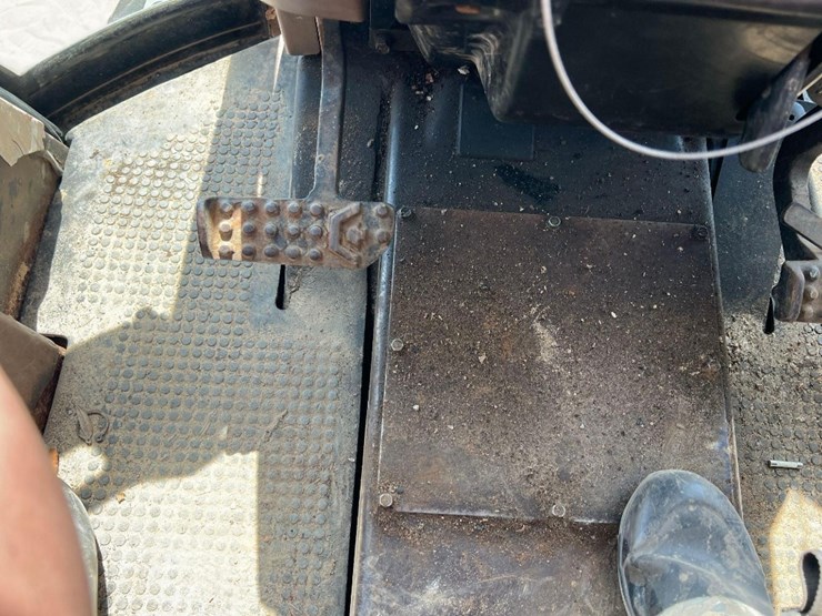 john-deere-2750-image-29