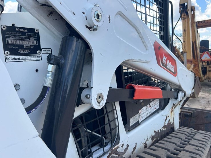 2022-bobcat-t595-image-17