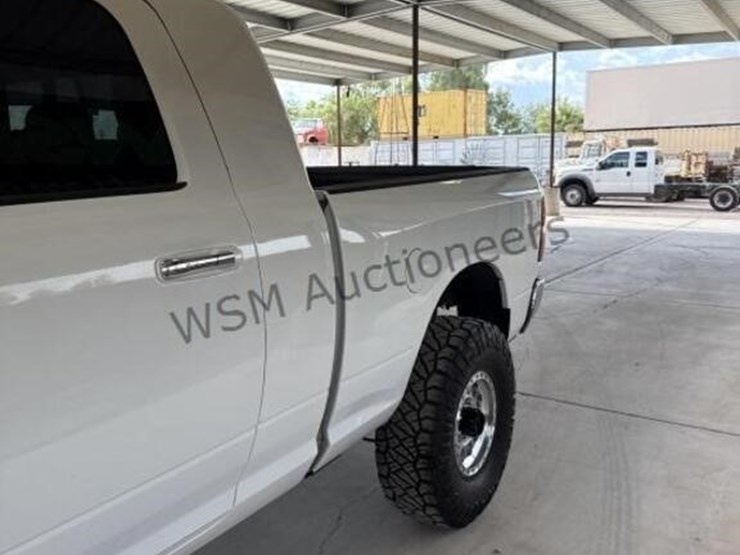 2015-ram-2500-slt-image-6