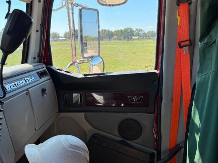 2020-western-star-4900sb-image-17