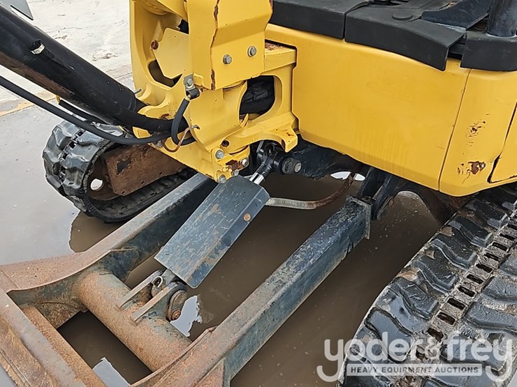2013-caterpillar-303-image-21