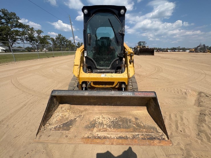 2016-caterpillar-249d-image-3