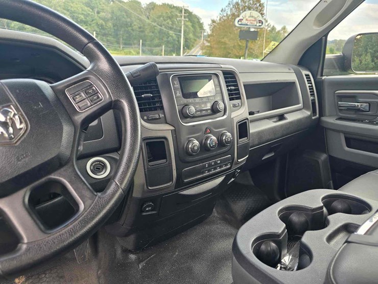 2015-dodge-ram-5500-image-15