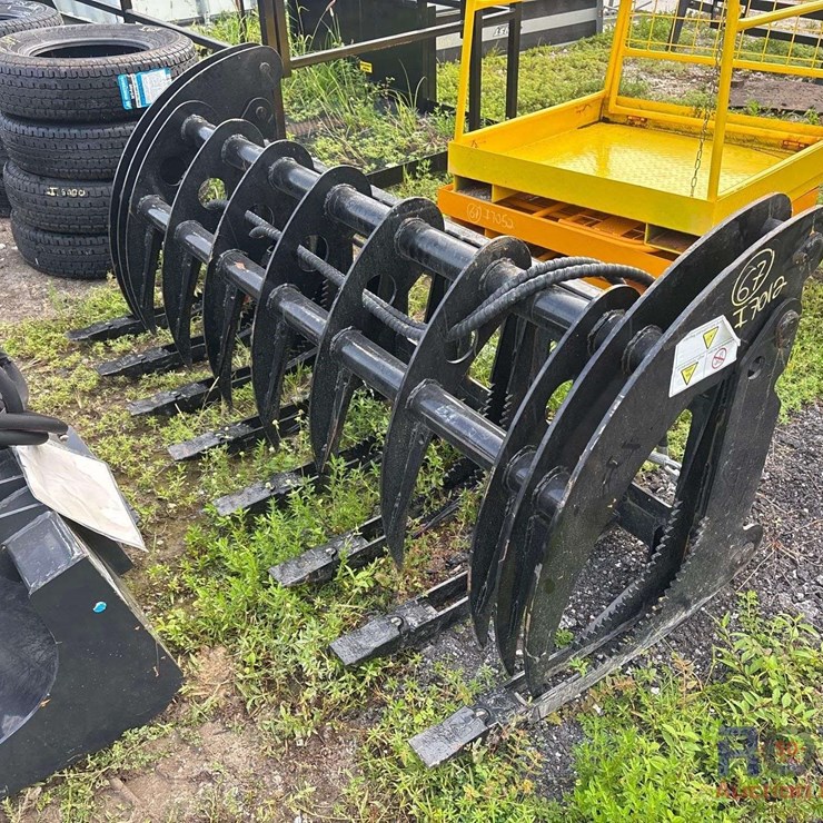 2025 Future 72in Log Grapple Skid Steer Attachment
