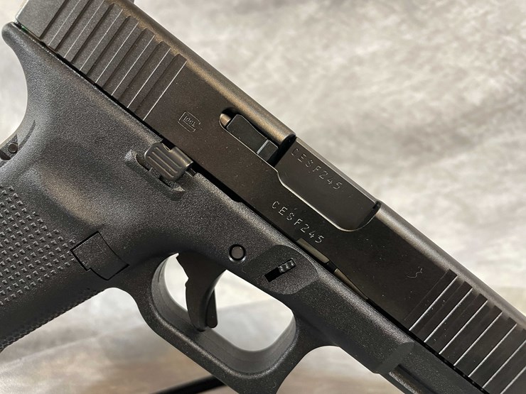 #4777-•-glock-19-gen-5-9mm-luger-pistol,-sn:-cesf245-image-10