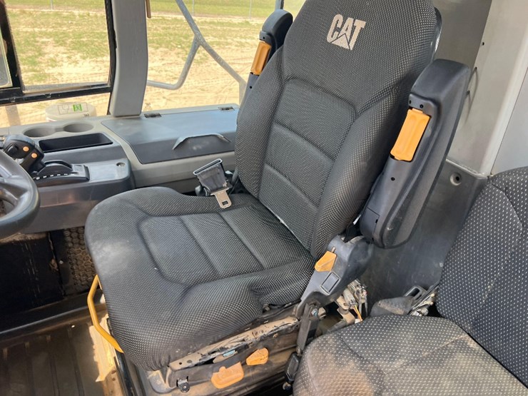 2019-caterpillar-740-gc-image-33