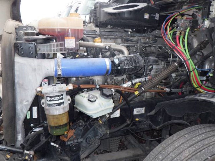 2024-freightliner-cascadia-126-image-14